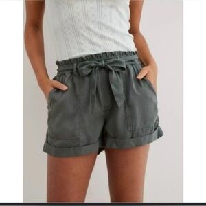 NWT Aerie Camp Pull On Shorts Womens Size L Pockets Green Lightweight Summer